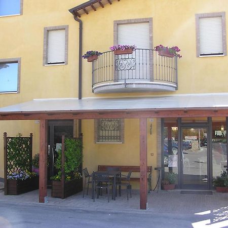 Albergo Le 2 Rose Сан-Северино-Марке Экстерьер фото